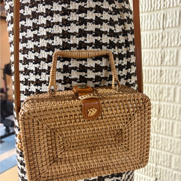 Woven Tan Handbag - Picture 4 of 5